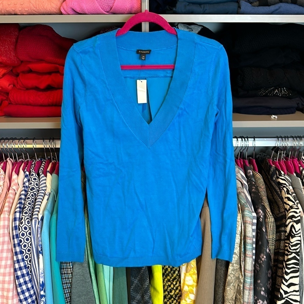 Talbots mixed media long sleeved v neck turquoise sweater. NWT size XS​